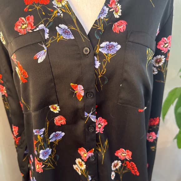 Express Floral Black Button-Up Blouse - Picture 2 of 6